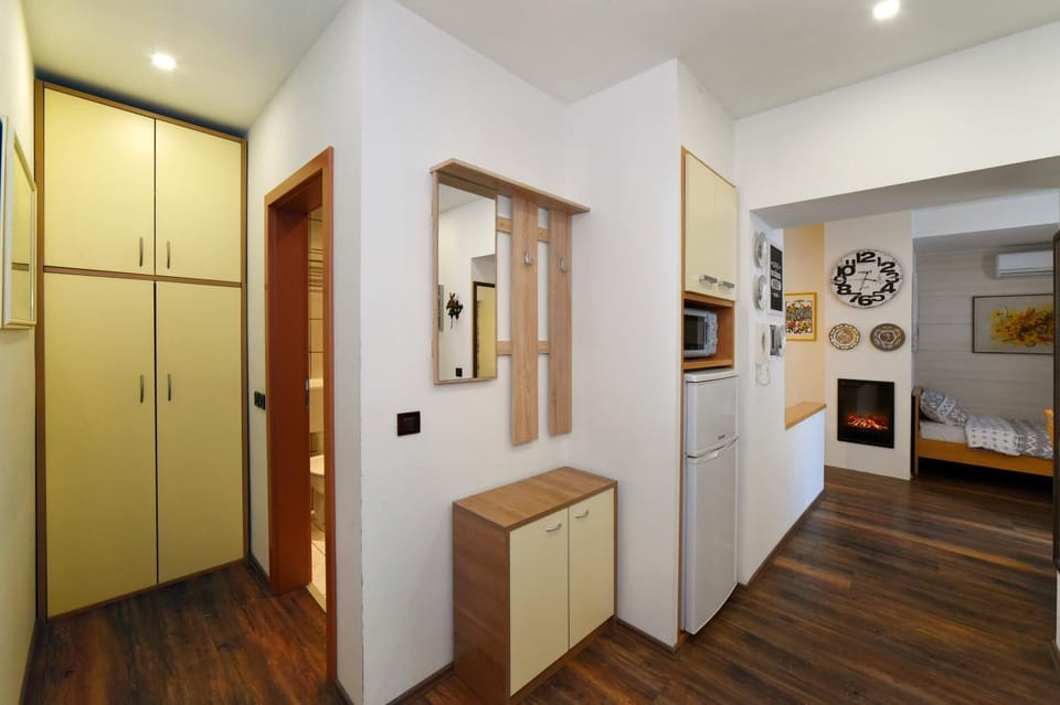 Lobby or reception, Communal kitchen