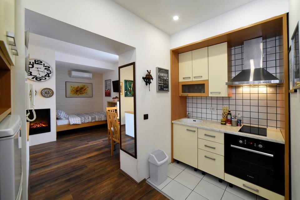 Communal lounge/ TV room, Communal kitchen