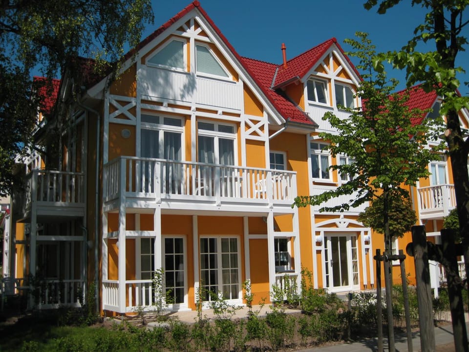 Property building, Facade/entrance