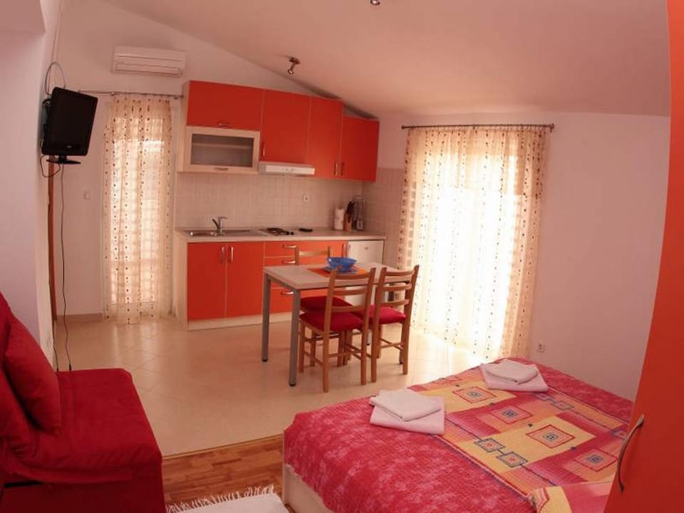 Dining area, Bedroom