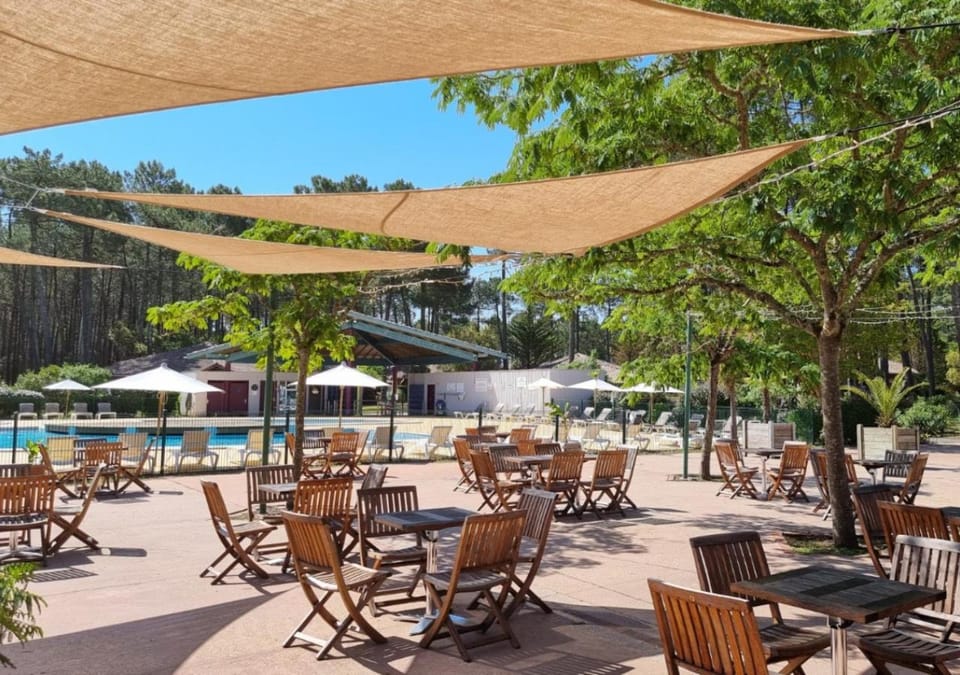 Patio, Pool view, Area and facilities