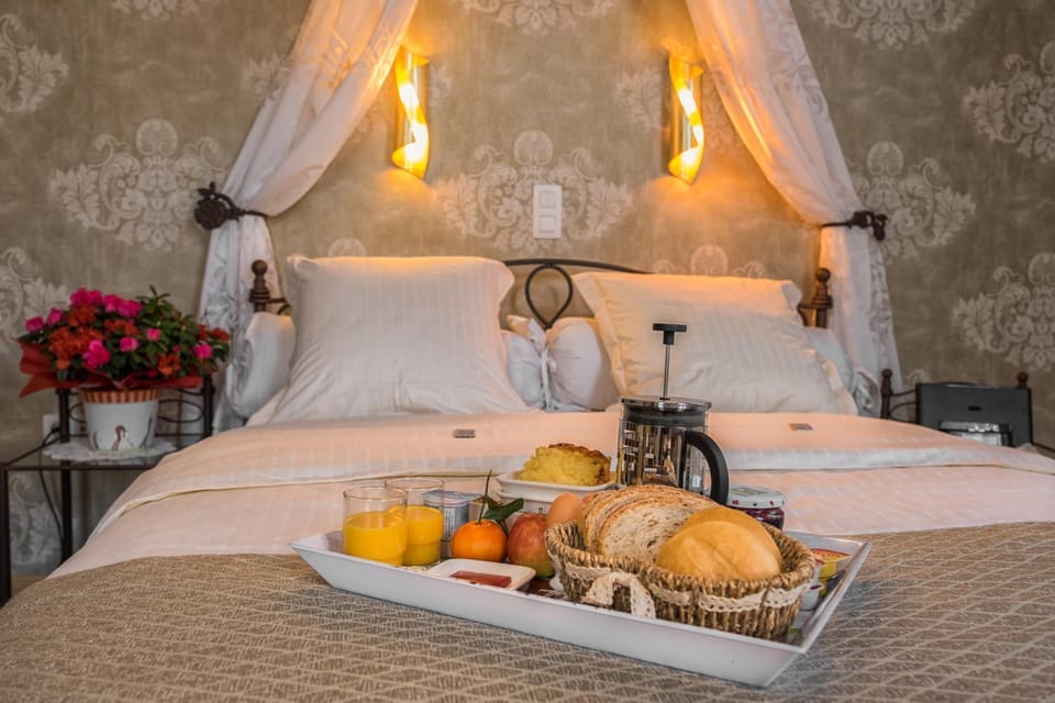 Bed, Food close-up, Bedroom, Breakfast, Breakfast, Continental breakfast