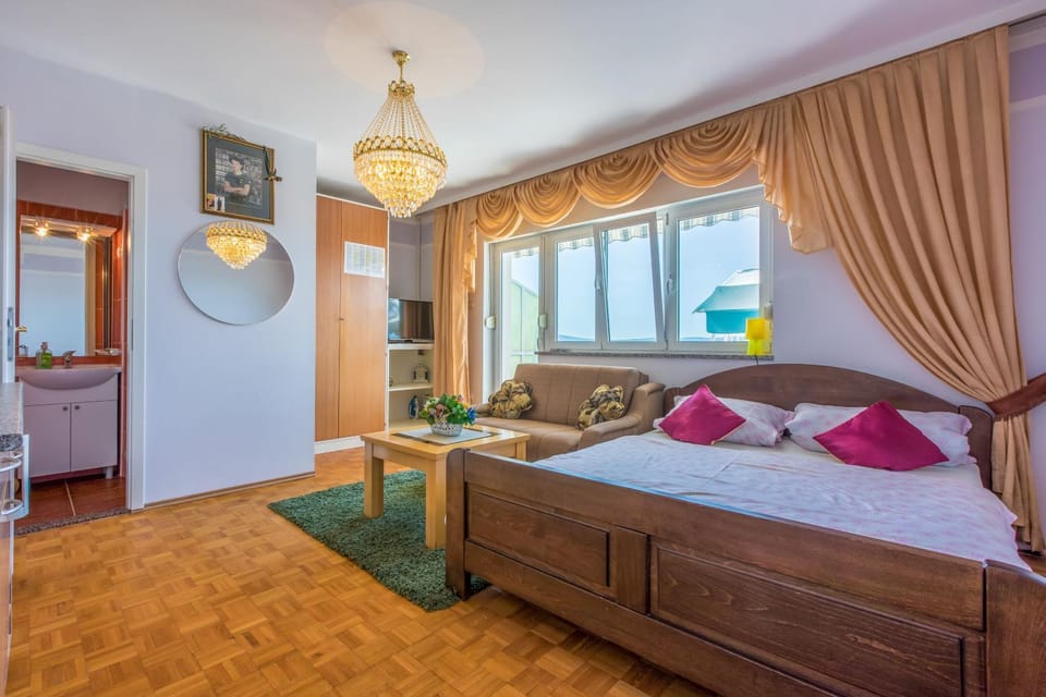 Living room, Bedroom
