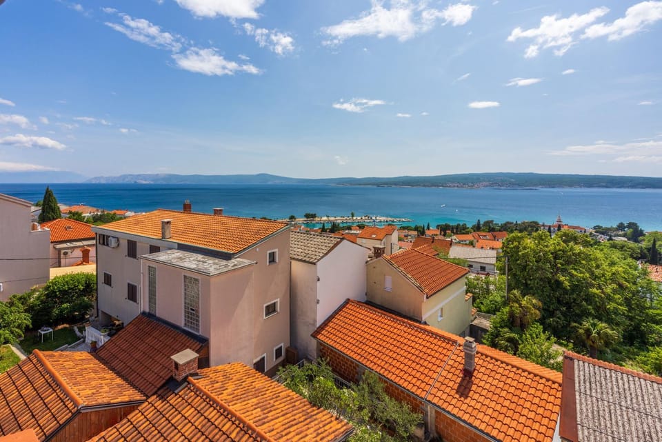 City view, Sea view