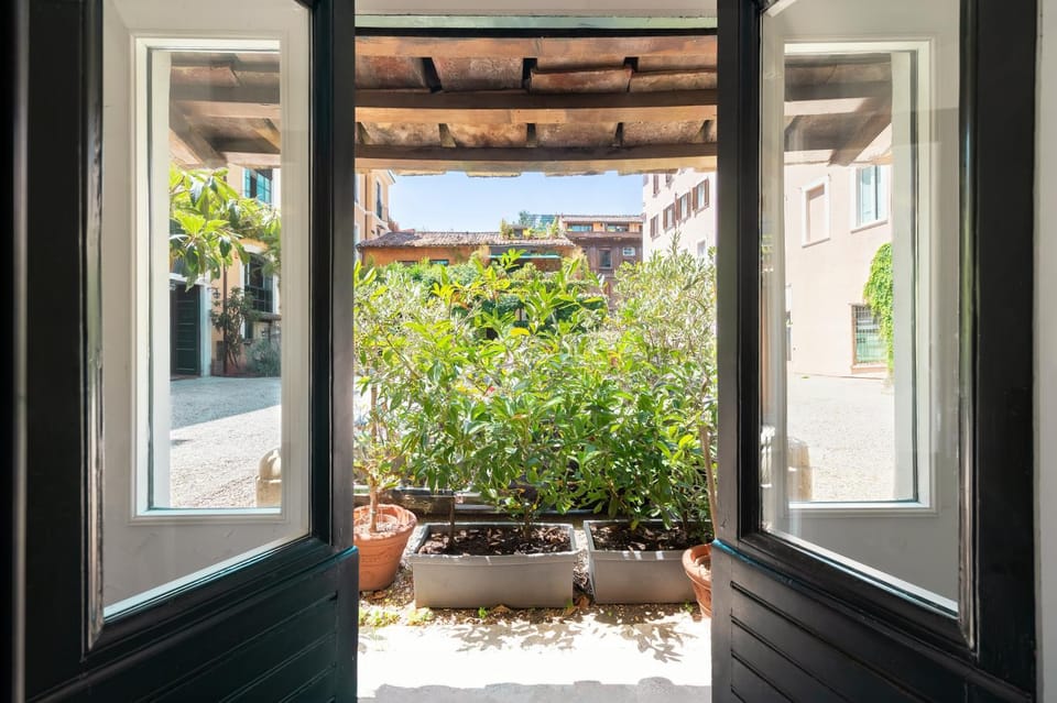 Margutta Mews Apartment in Rome