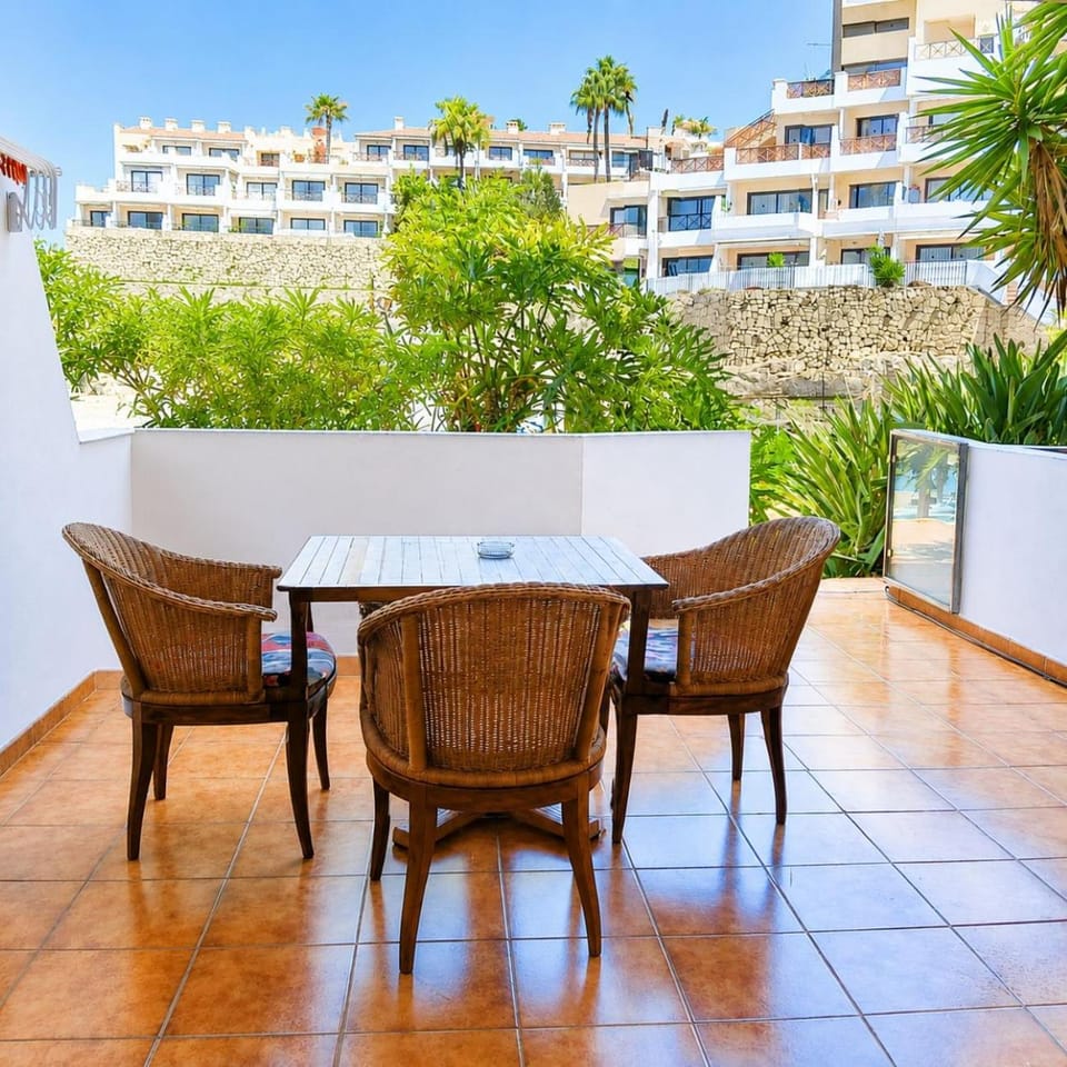 Balcony/Terrace, Pool view, Swimming pool