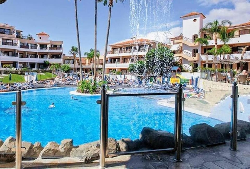 Property building, Day, Natural landscape, Swimming pool