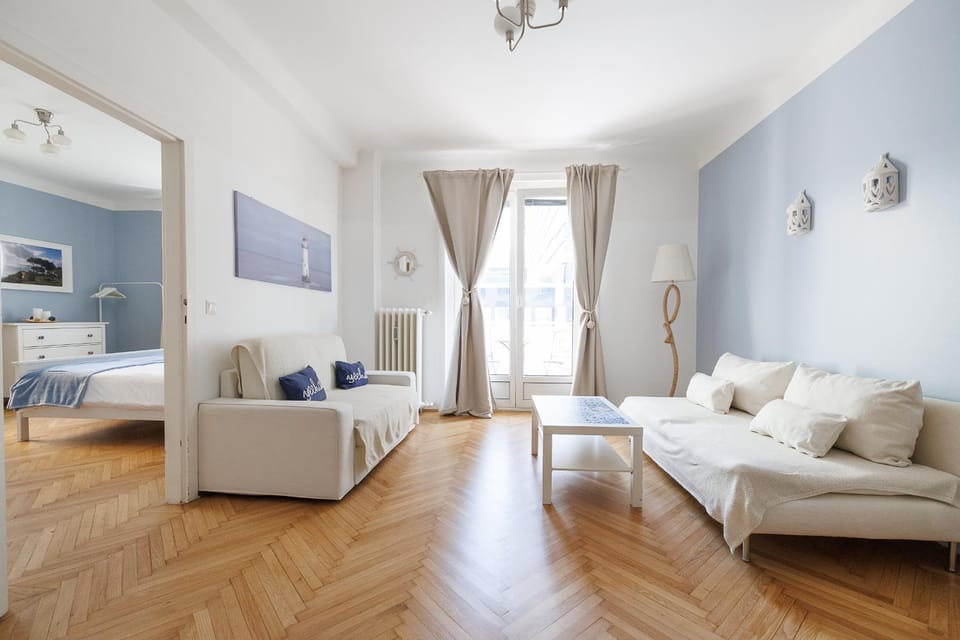 Bed, Living room, Seating area, Bedroom
