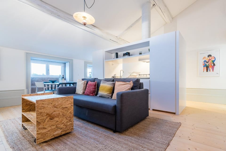 GuestReady - Mezzanine at the Bridge Apartment in Porto