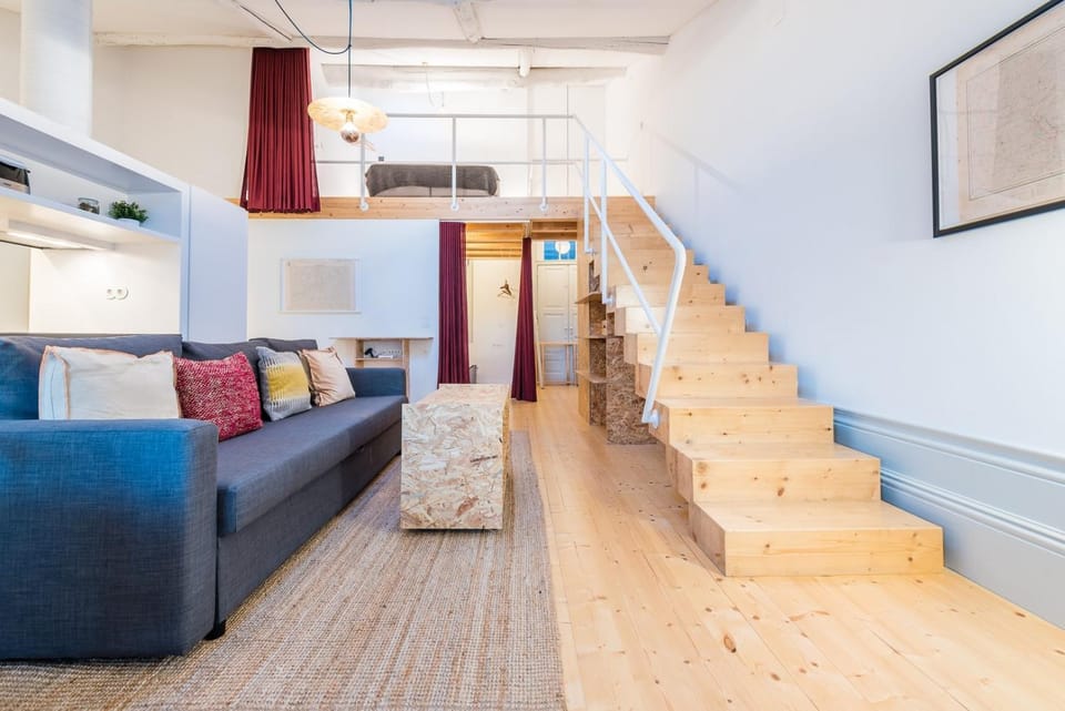 GuestReady - Mezzanine at the Bridge Apartment in Porto