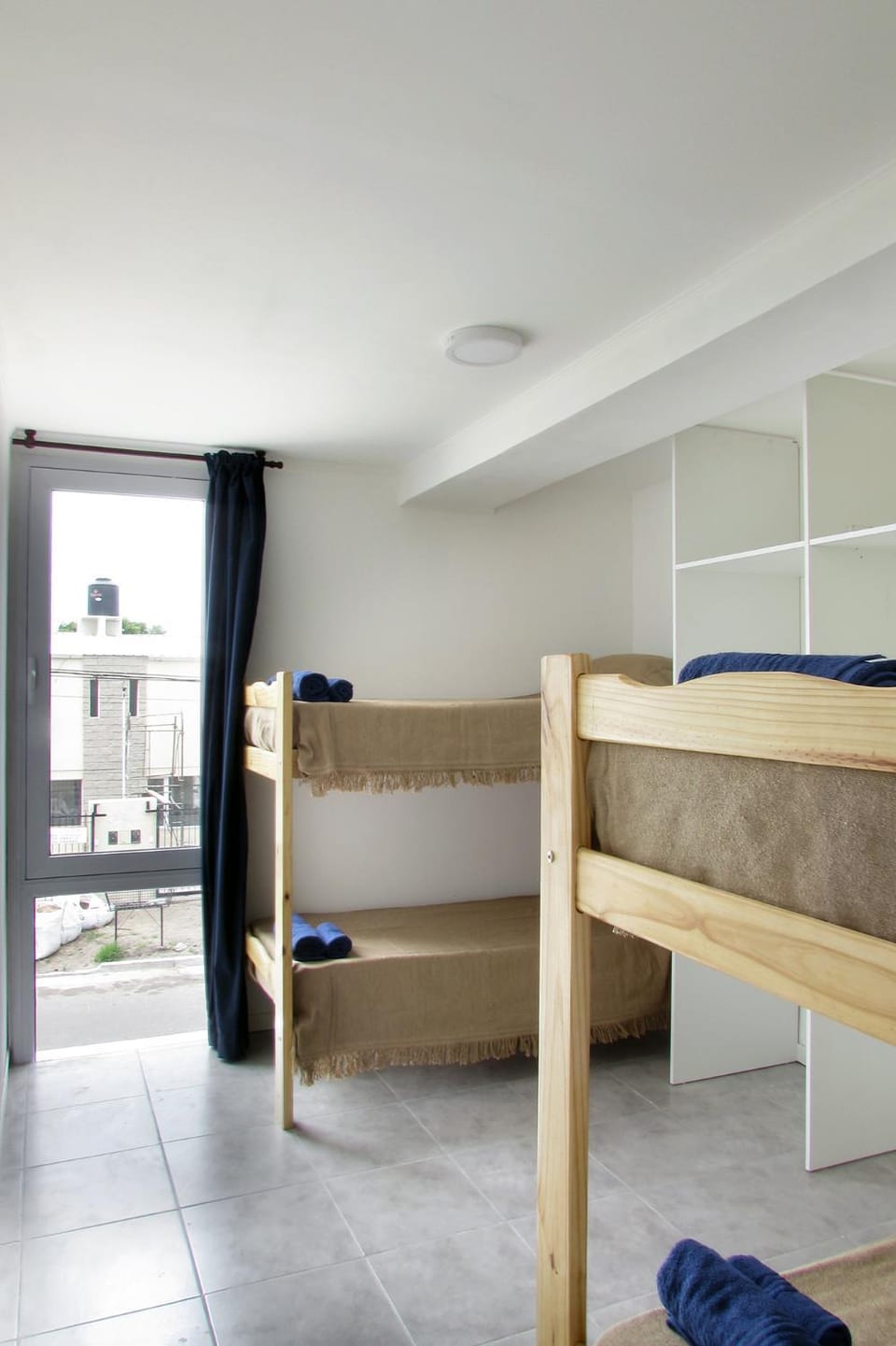 Bedroom, Street view, bunk bed