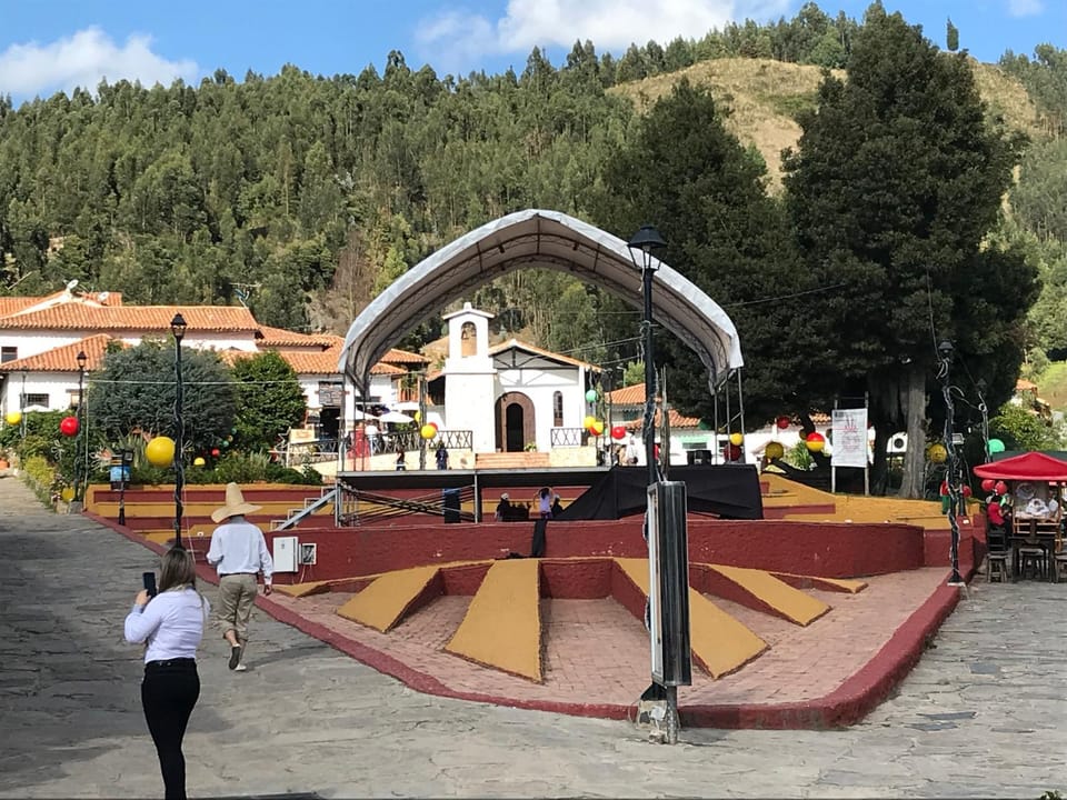 Nearby landmark, Location