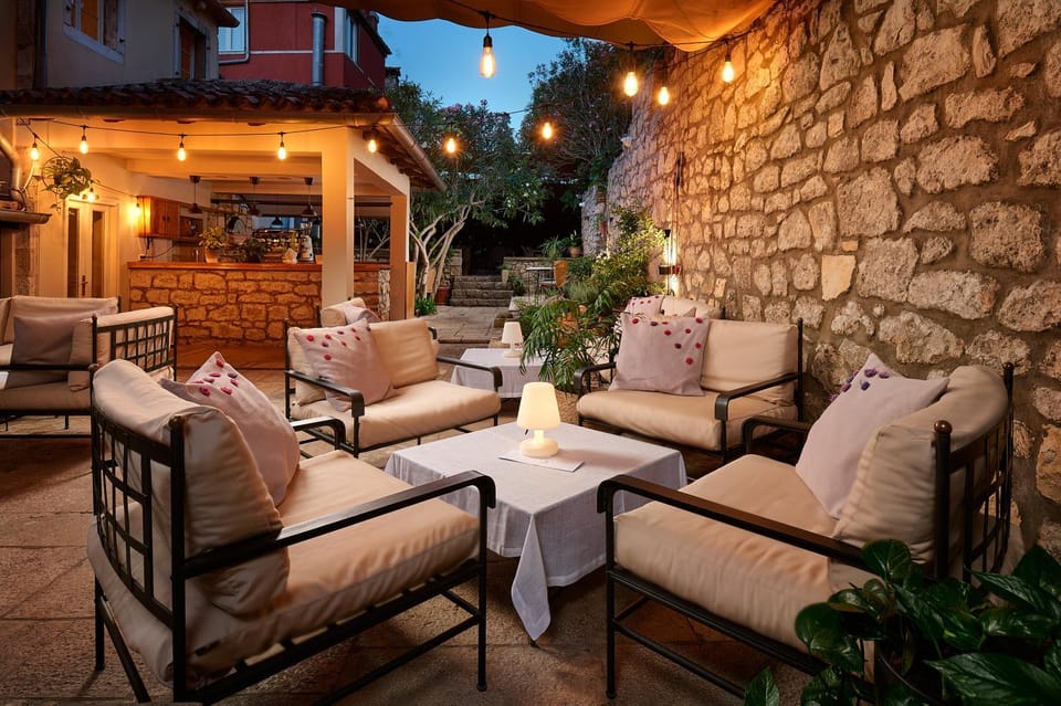 View (from property/room), Balcony/Terrace, Lounge or bar, Seating area