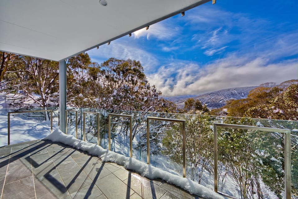 Balcony/Terrace, Mountain view