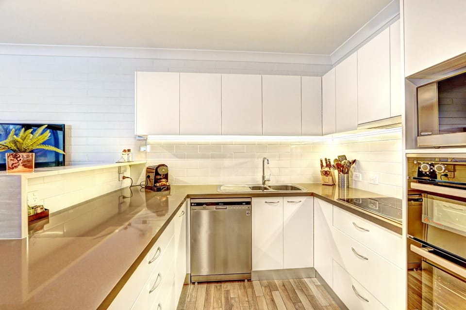 Kitchen or kitchenette, kitchen