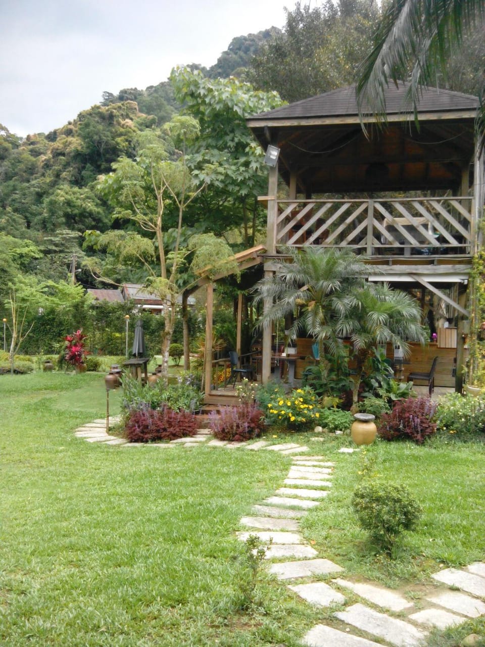 Neighbourhood, Natural landscape