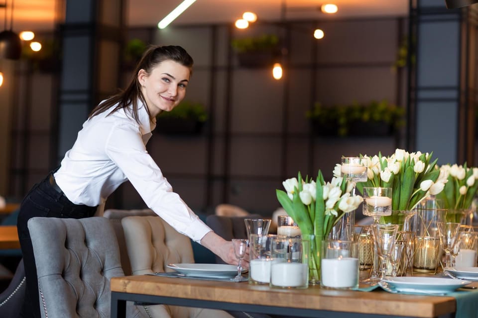 Restaurant/places to eat, Food and drinks, Banquet/Function facilities, Food, Drinks
