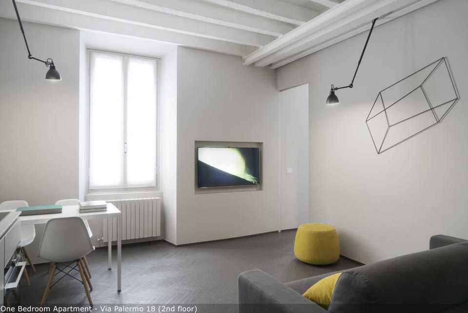 TV and multimedia, Living room, Seating area, Evening entertainment