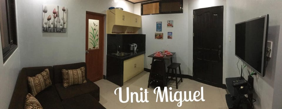 Kitchen or kitchenette, Living room, Photo of the whole room