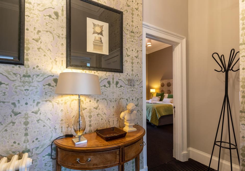 Facade/entrance, Bed, Decorative detail, Bedroom, Guests, children, group of guests, cot, Family