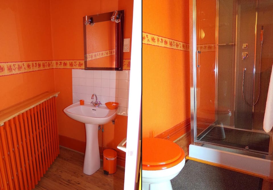 Shower, Toilet