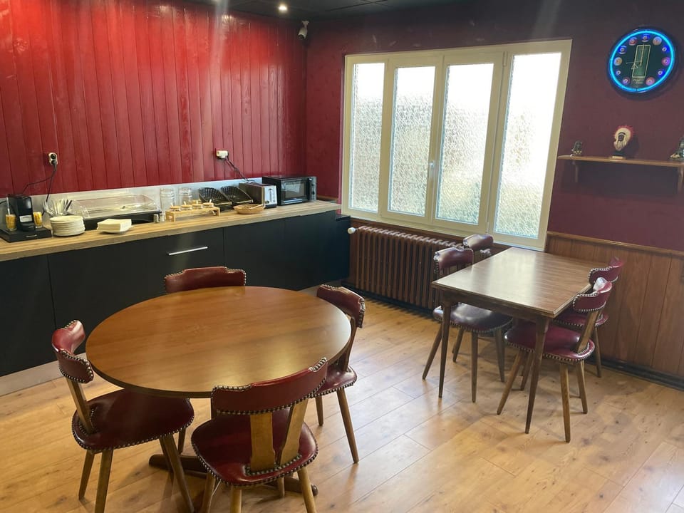 Dining area, Breakfast