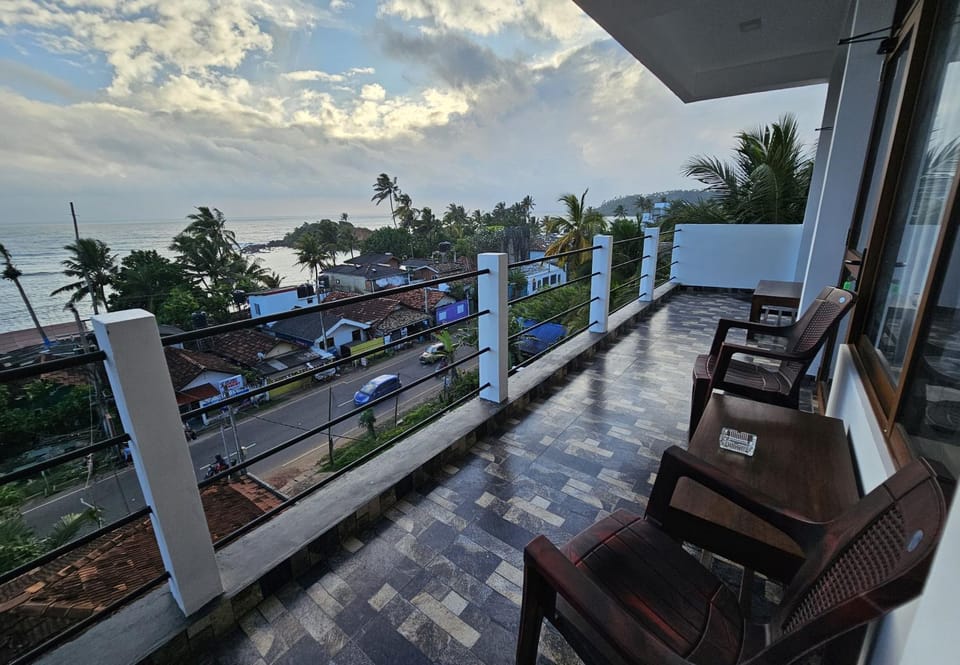 Natural landscape, View (from property/room), Balcony/Terrace, Seating area, Sea view