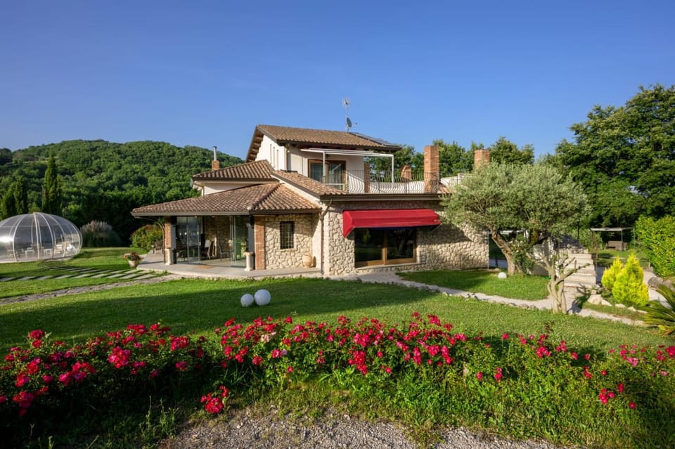 Property building, Restaurant/places to eat, Breakfast