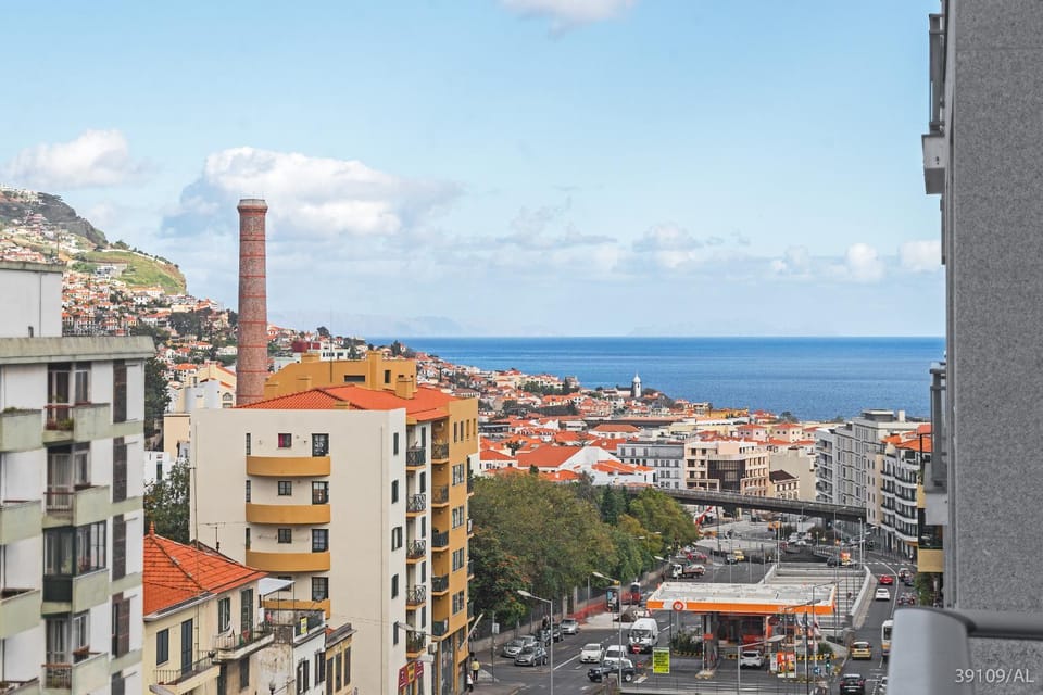 View (from property/room), City view, Garden view, Landmark view, Sea view, Street view