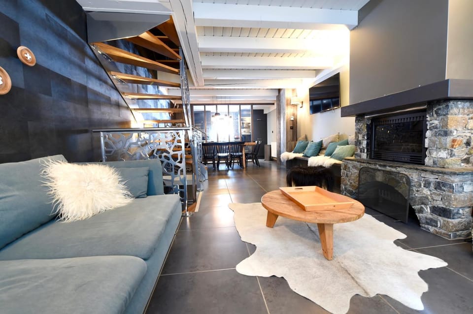 Living room, Dining area