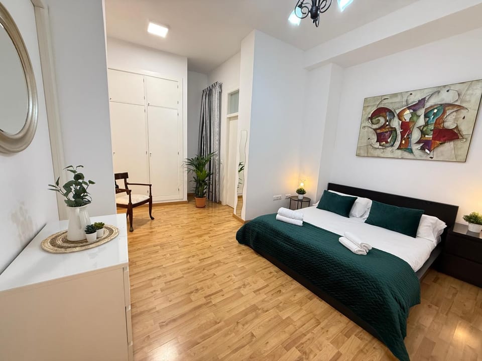 Bed, Photo of the whole room, Bedroom, wardrobe