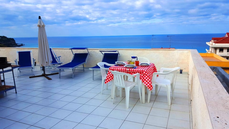 View (from property/room), Balcony/Terrace, Sea view