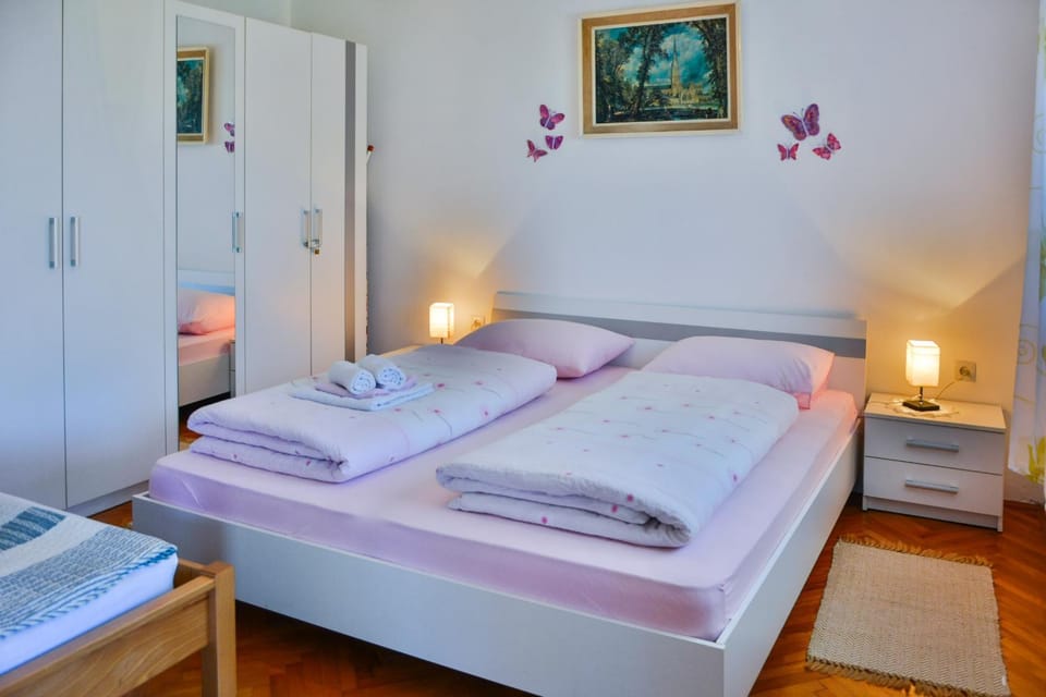 Apartment Skale Apartment in Lika-Senj County
