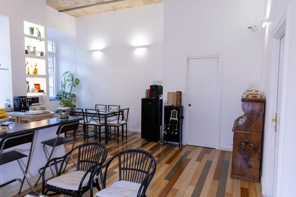 Lounge or bar, Seating area, Breakfast
