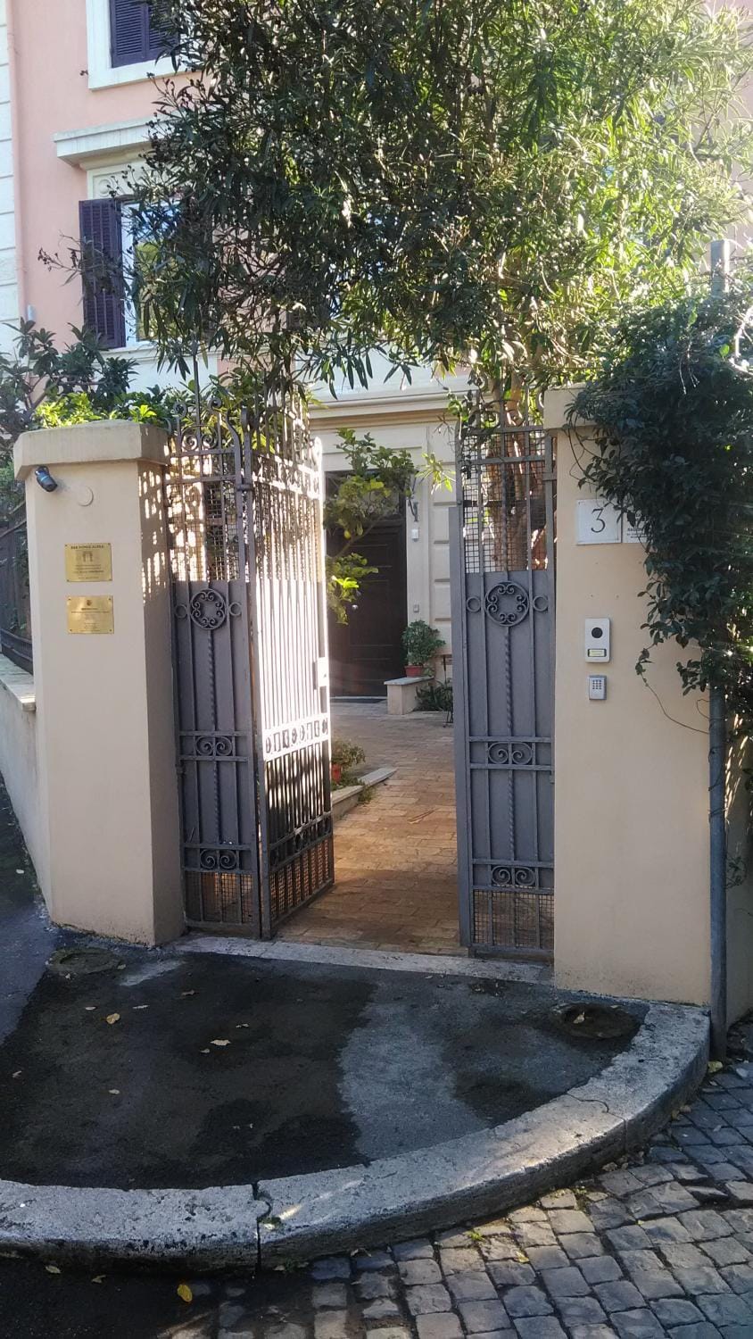 Facade/entrance, Garden