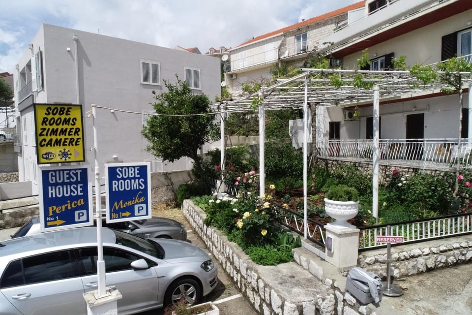 Facade/entrance, Off site, Neighbourhood