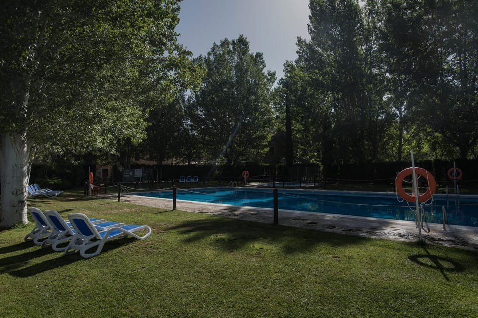 Swimming pool, Swimming pool
