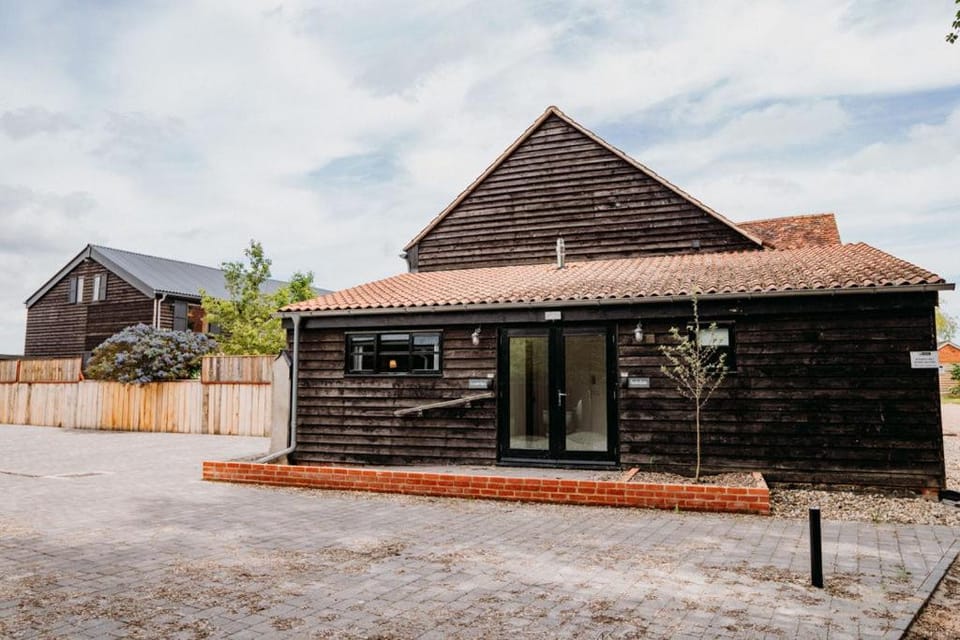 Creeksea Place Barns Nature lodge in Maldon District