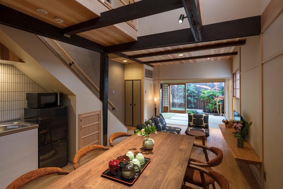 Living room, Photo of the whole room