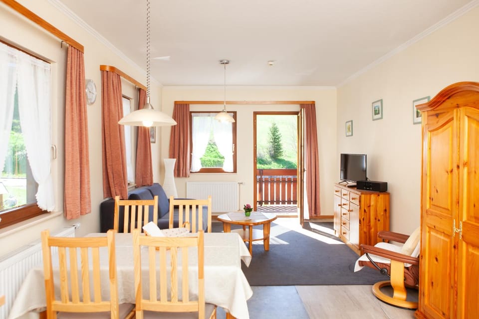 Living room, Dining area