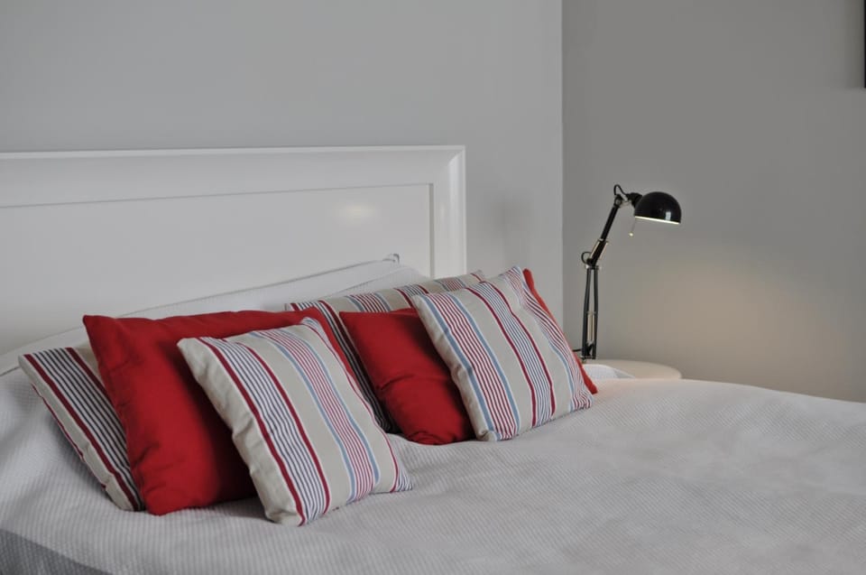 Bed, Photo of the whole room, Decorative detail