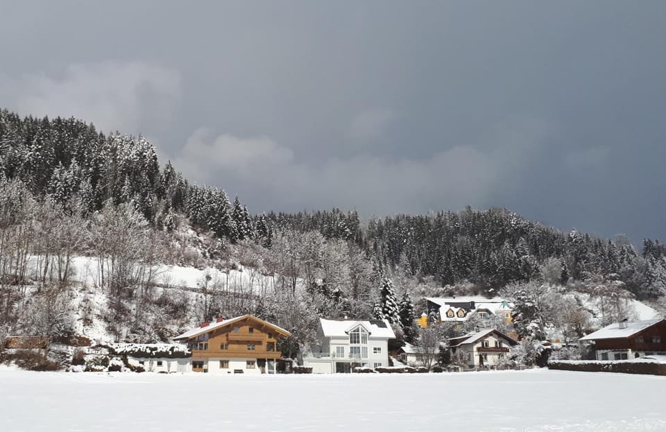 Property building, Facade/entrance, Day, Neighbourhood, Skiing, On site, Mountain view