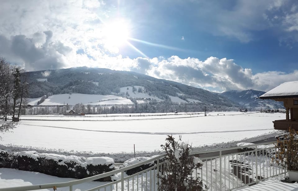 Neighbourhood, Natural landscape, Skiing, On site, Mountain view