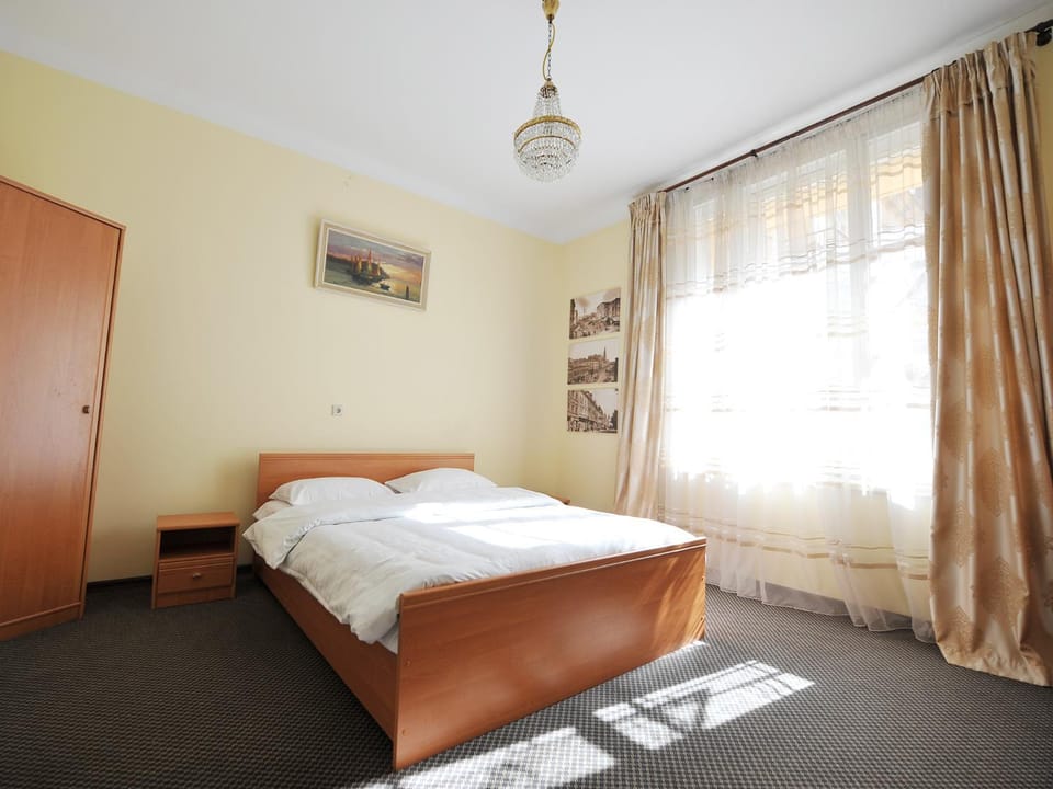 Spring, Bed, Day, Decorative detail, Bedroom