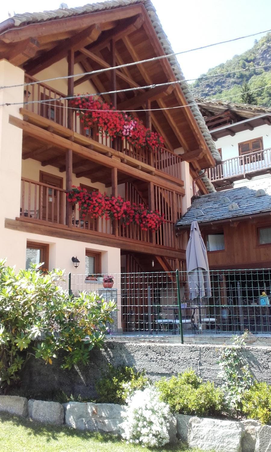 Property building, Patio, Facade/entrance