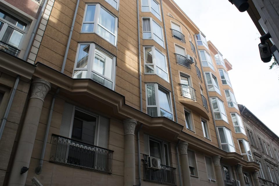 Property building, Street view