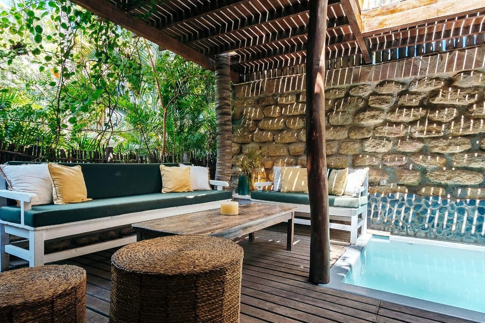 Property building, Patio, Garden, Coffee/tea facilities, Balcony/Terrace, Lounge or bar, Pool view, Swimming pool, Breakfast, locker