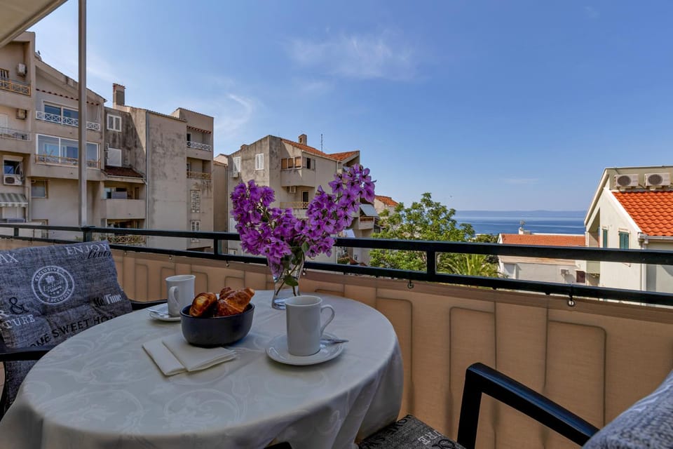 Family apartments Leona Makarska Apartment in Makarska