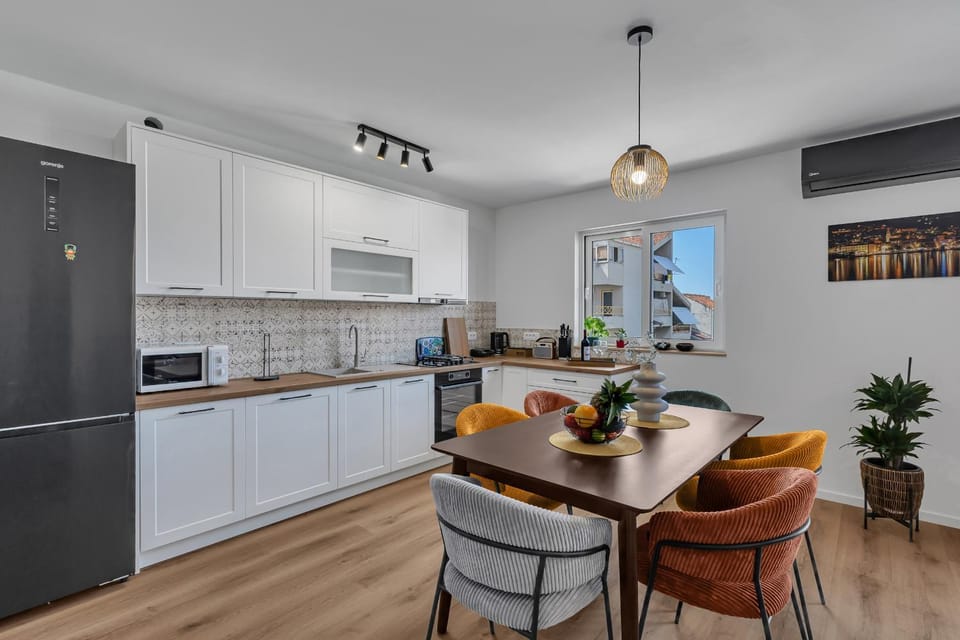 Family apartments Leona Makarska Apartment in Makarska