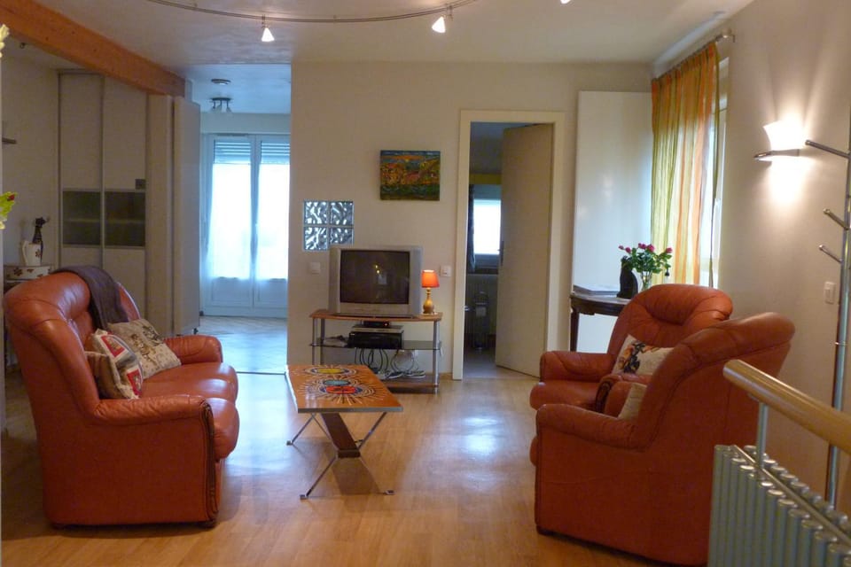 Property building, Communal lounge/ TV room